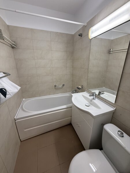 Drumul Taberei, metrou Favorit,