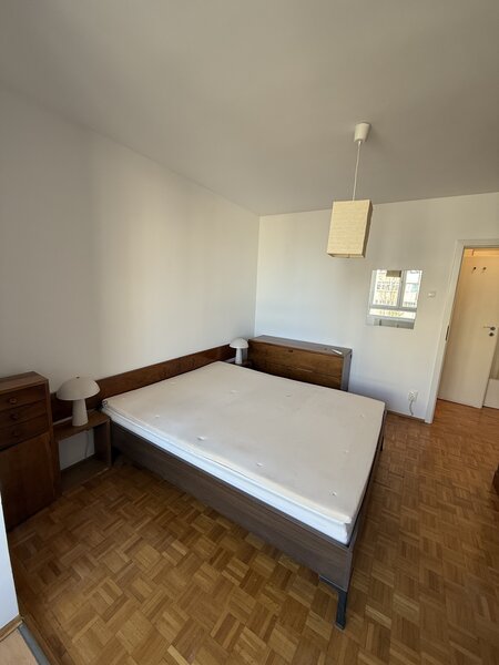 Drumul Taberei, metrou Favorit,